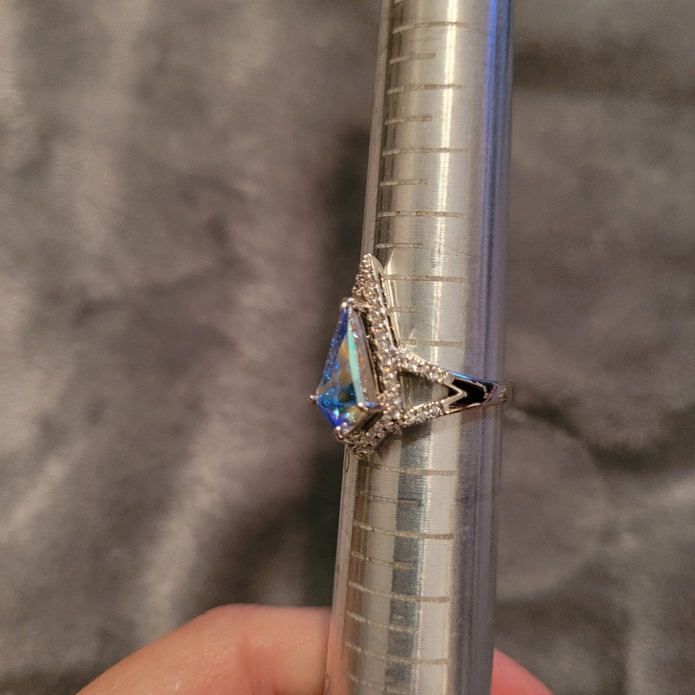 Ring - Picture 3 of 3